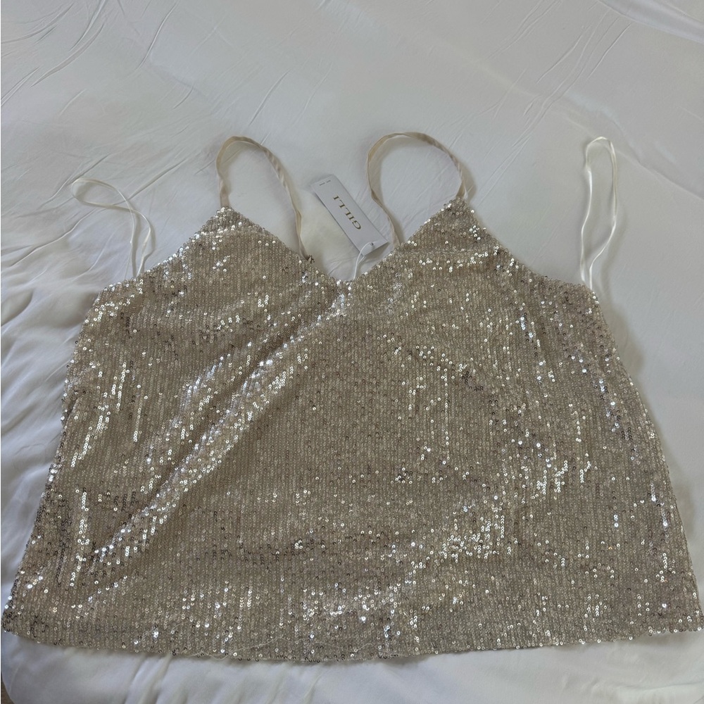 Gilli Shimmering Sequin Top in Gold and Cream